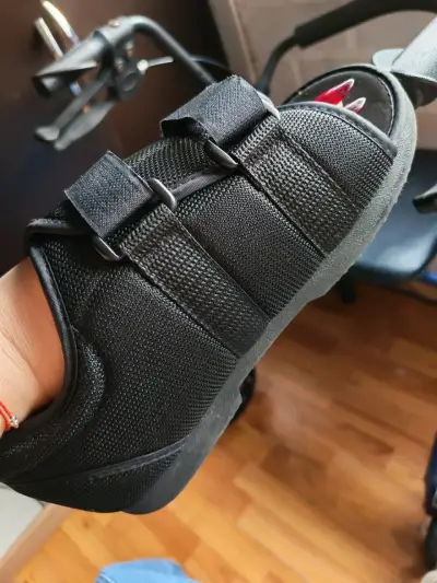 Sandalia ortopédicanegra Blunding con velcro - miniatura 3
