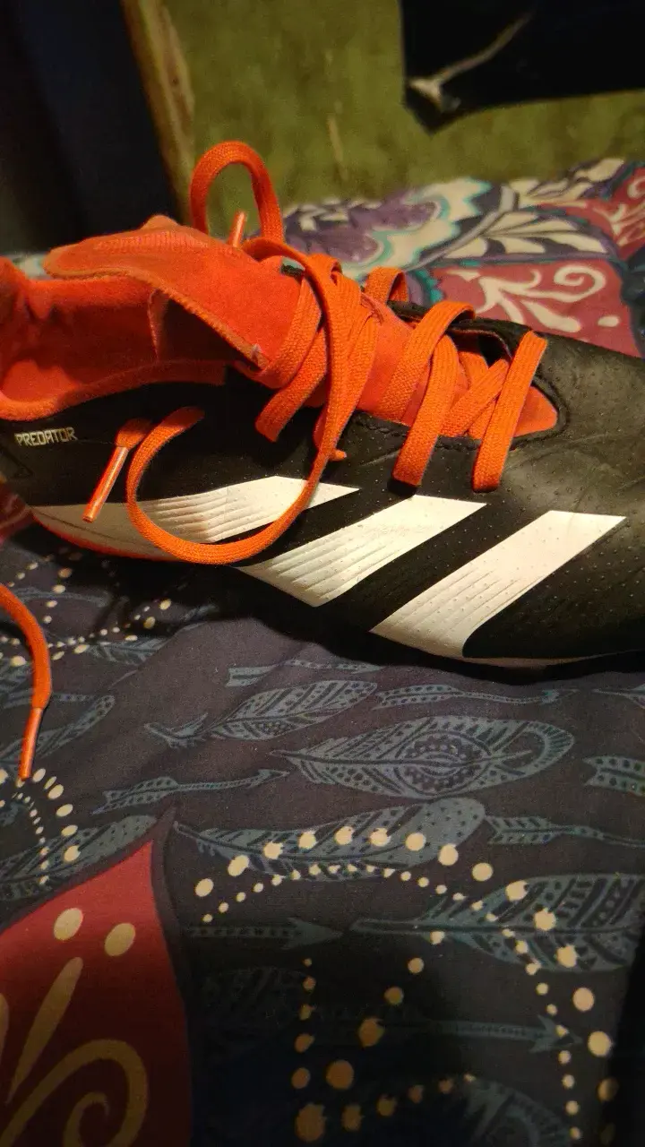 Zapatillas de fútbol Adidas Predator negras y naranjas - 2