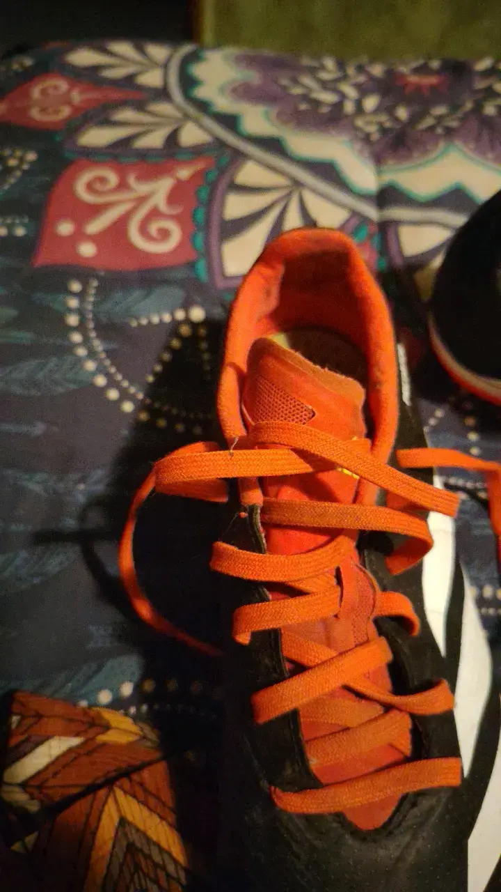 Zapatillas de fútbol Adidas Predator negras y naranjas - 3