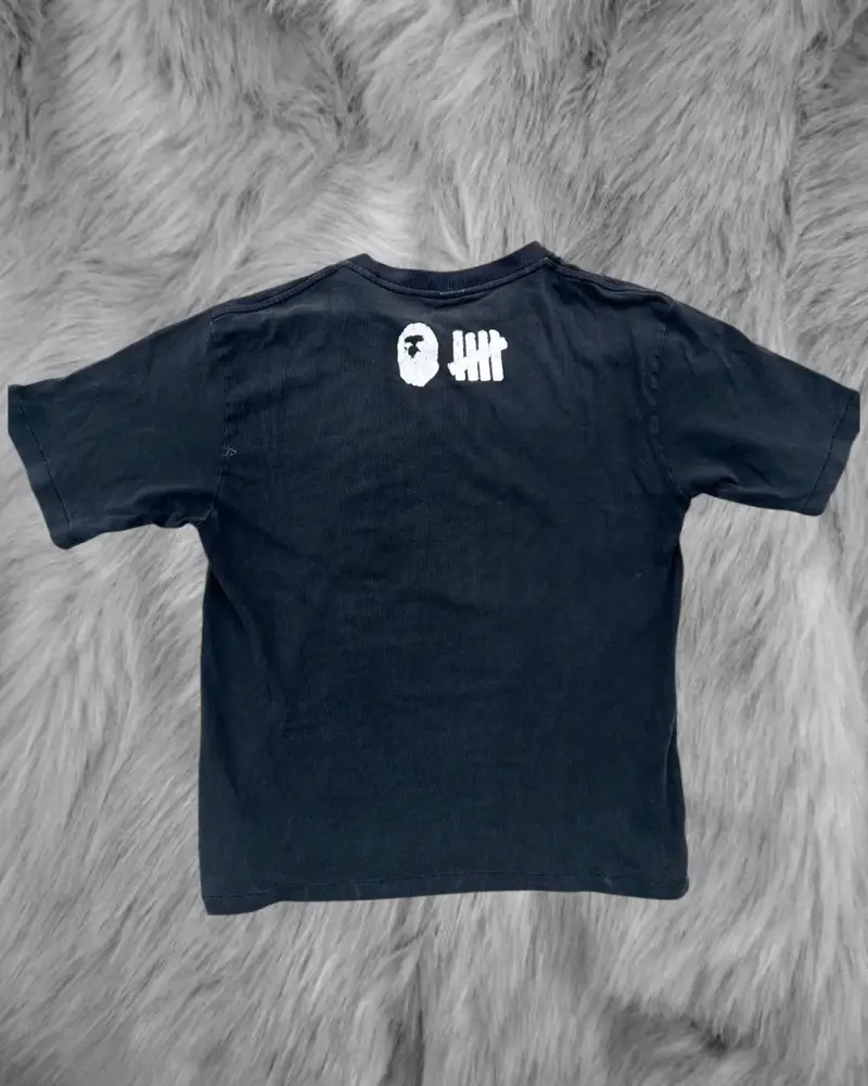 Polera negra Undefeated x A Bathing Ape - 2