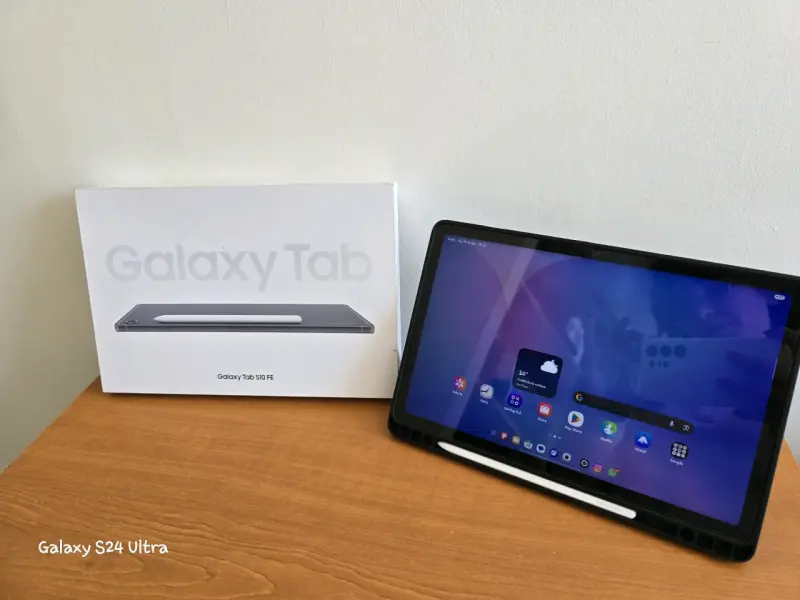Tablet Samsung Galaxy Tab S10 FE con S Pen - 1