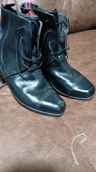 Botines de cuero negro para hombre - miniatura 1