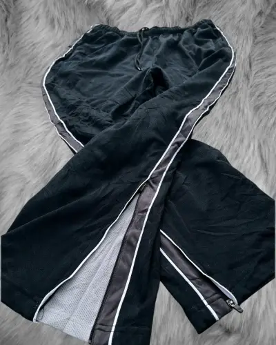 Trackpants deportivos negros con franjas laterales - miniatura 2