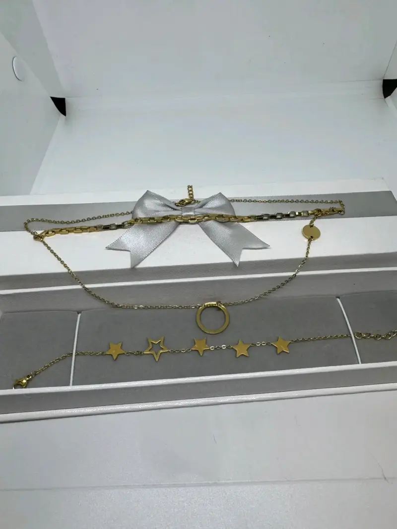 Conjunto de Collar y Pulsera Dorados con Estrellas - 4