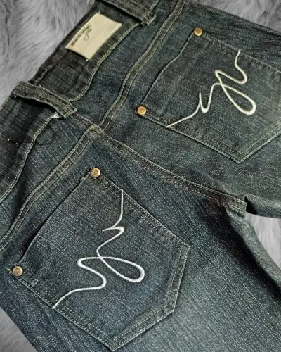 Jeans de mezclilla azul oscuro para mujer - miniatura 4
