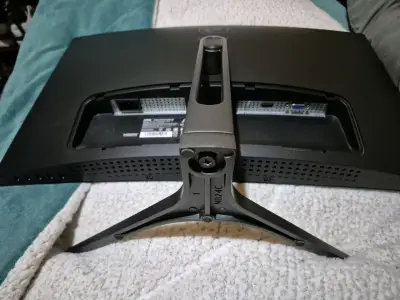 Monitor Curvo Gaming MSI Optix G24 Series - miniatura 3