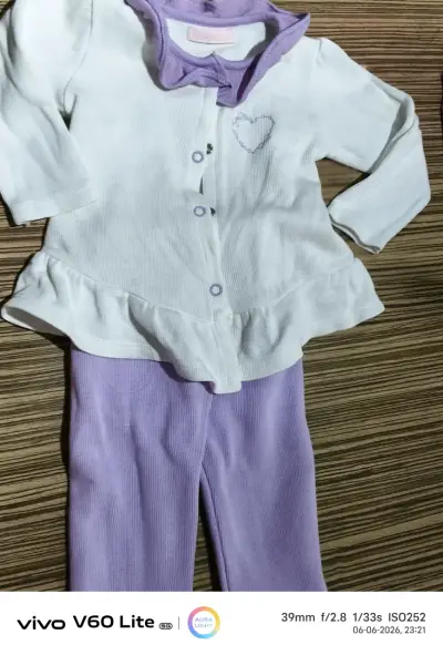 Conjunto de ropa para bebé en tonos paste y lanill - miniatura 1