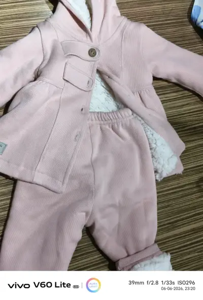 Conjunto de ropa para bebé en tonos paste y lanill - miniatura 3