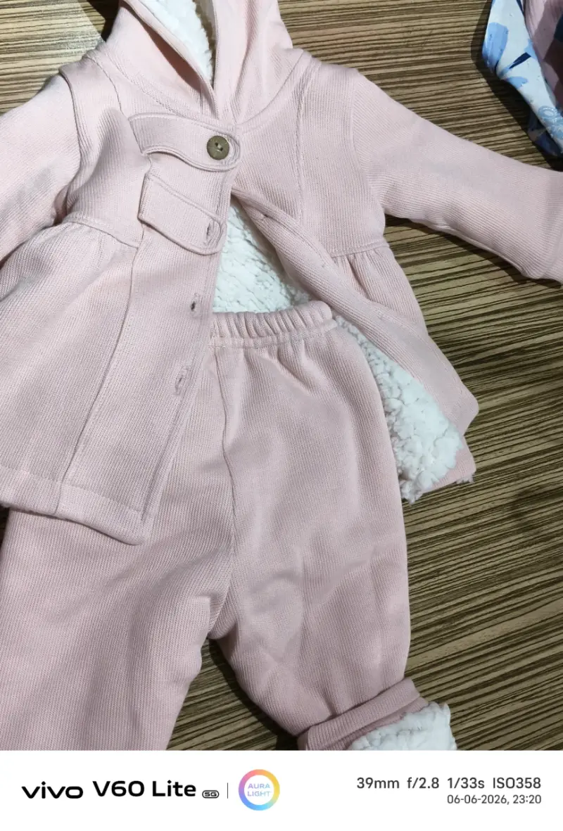 Conjunto de ropa para bebé en tonos paste y lanill - 4