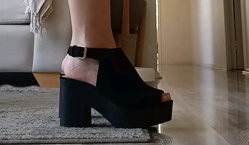 Sandalias de Plataforma Negras con Hebilla - 1