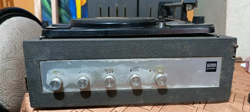 Tocadiscos vintage Dual 1010 con parlantes - 2