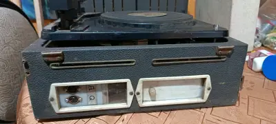 Tocadiscos vintage Dual 1010 con parlantes - miniatura 3