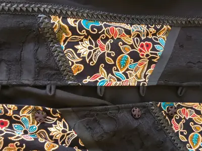 Chaqueta negra con diseño étnico para mujer - miniatura 3