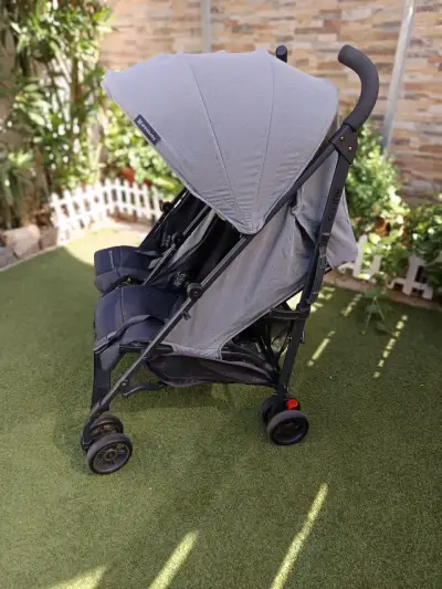 Coche doble UPPABABY gris para gemelos - miniatura 1