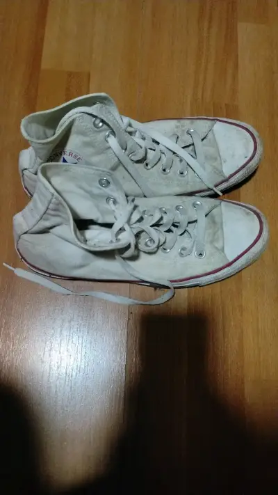 Zapatillas Converse Chuck Taylor Blancas Usadas - miniatura 1