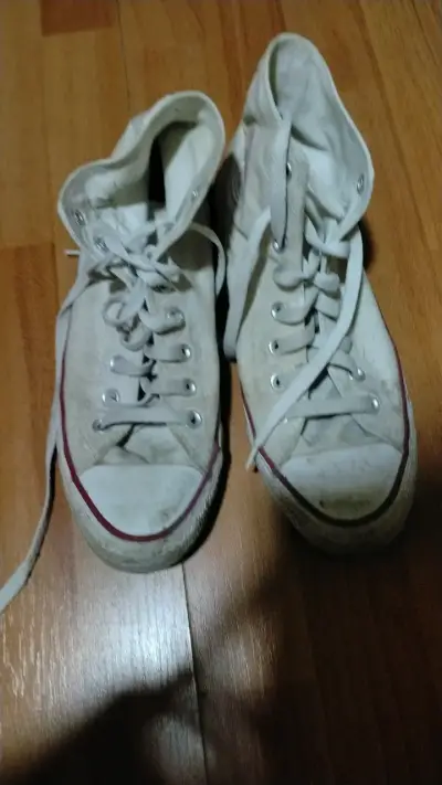 Zapatillas Converse Chuck Taylor Blancas Usadas - miniatura 2