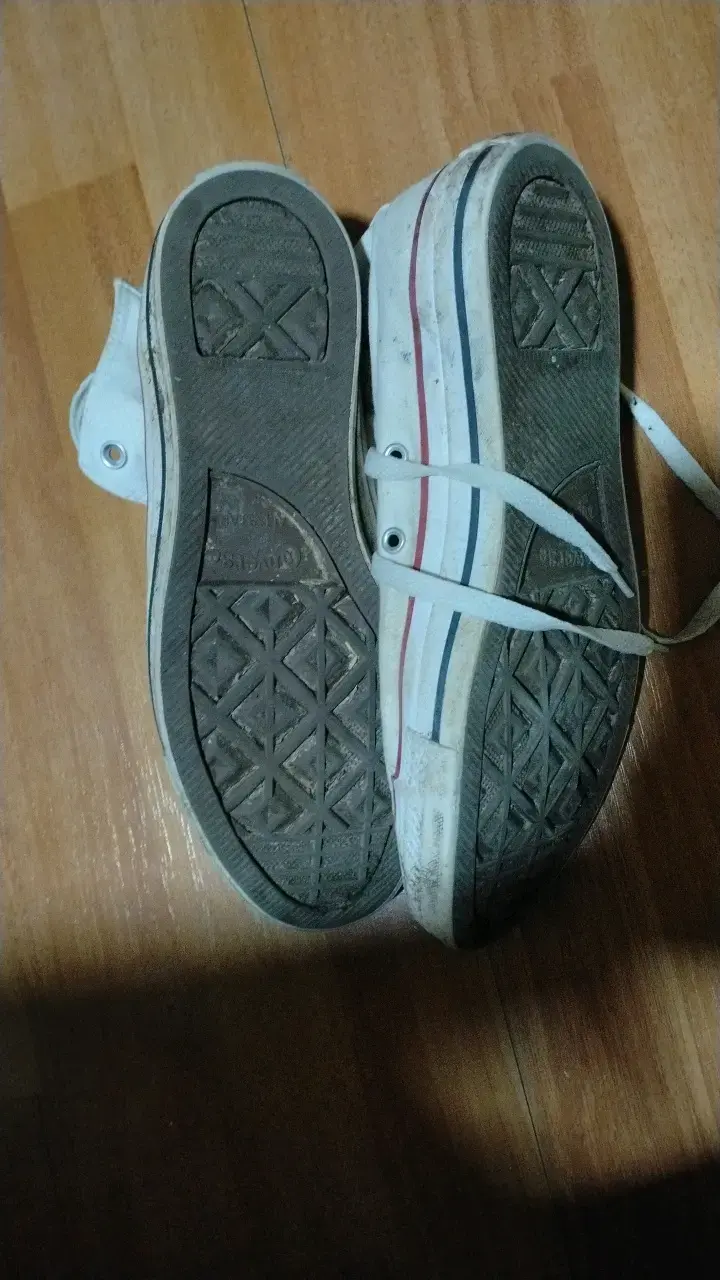 Zapatillas Converse Chuck Taylor Blancas Usadas - 3