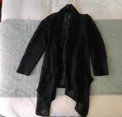 Kimono de encaje negro para mujer elegante - miniatura 2