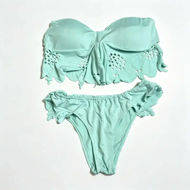 Bikini verde menta con diseño calado - 1