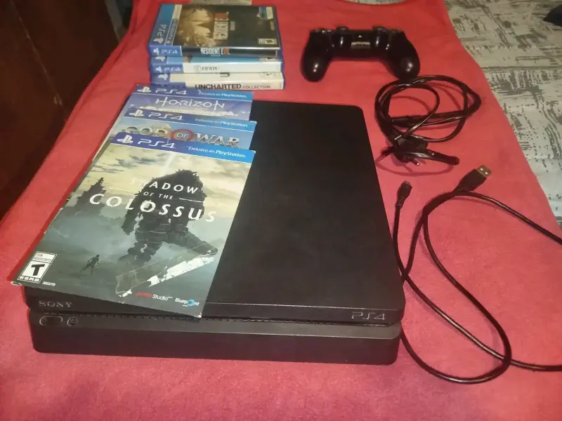 Consola PS4 con juegos y control - 1