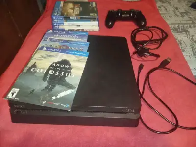 Consola PS4 con juegos y control - miniatura 1