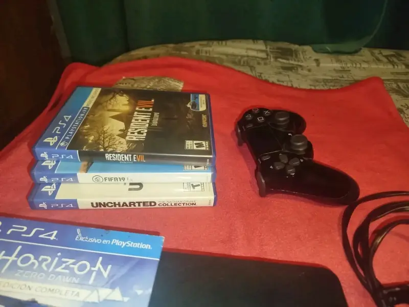 Consola PS4 con juegos y control - 3