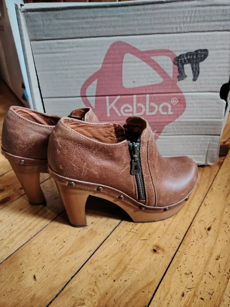Botines de cuero con taco Kebba en negro y marrón - 2