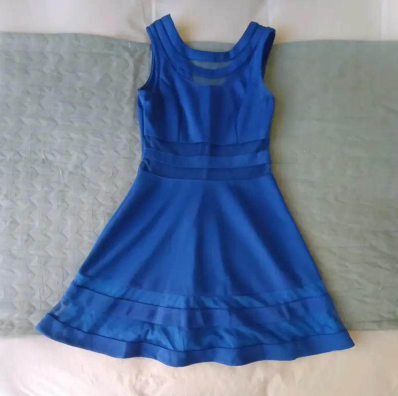 Vestido azul con transparencias elegante - 3