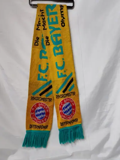 Bufanda F.C. Bayern München amarilla con flecos - miniatura 1