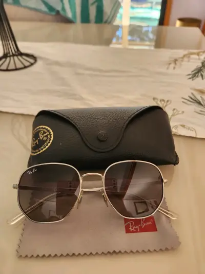 Gafas de sol Ray-Ban cuadradas con estuche - miniatura 1