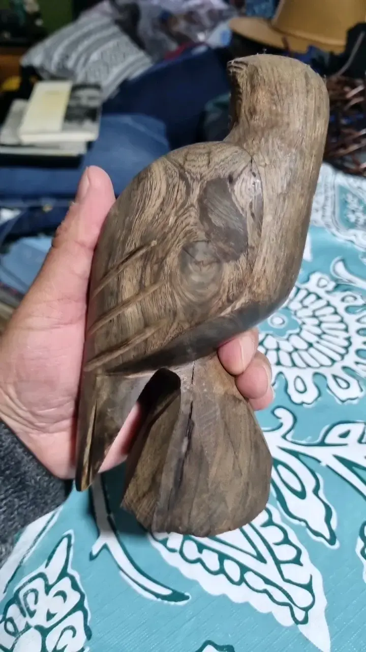 Escultura de águila tallada en madera - 4