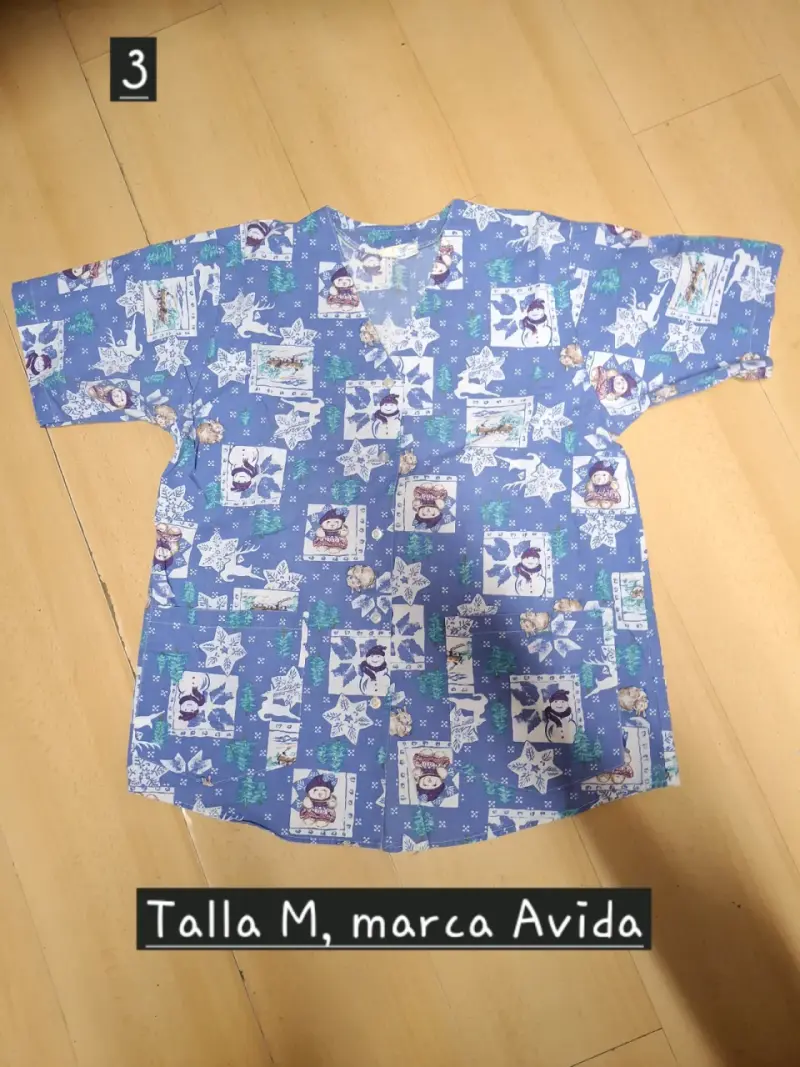 Blusa médica estampada azul talla M Avida