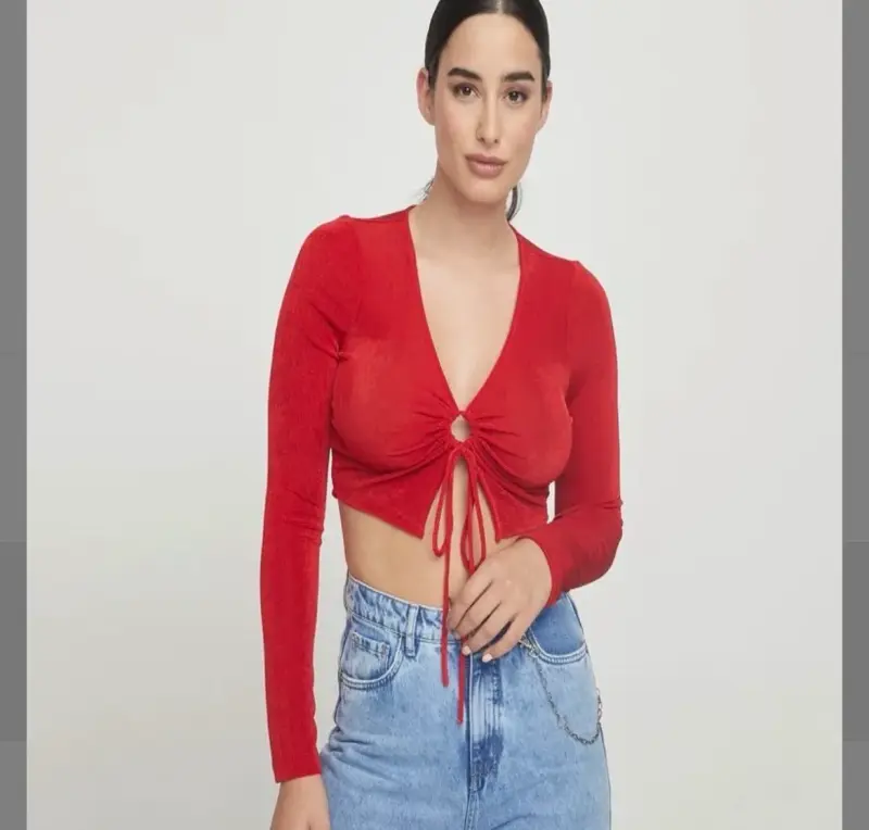 Top rojo de manga larga con ajuste frontal - 2