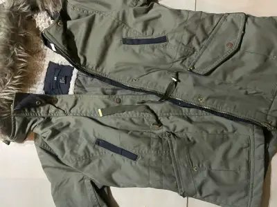 Parka verde con capucha de piel sintética H&M - miniatura 2