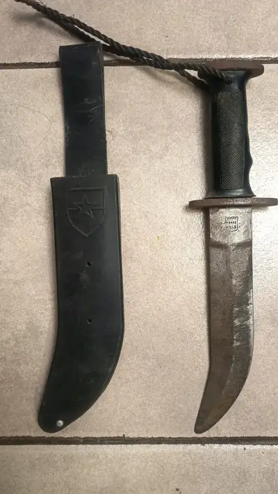 Cuchillo táctico con funda negra - miniatura 2