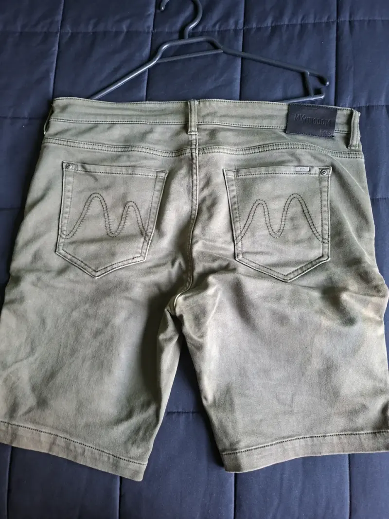 Shorts de hombre color verde oliva Mc Kingdom - 2