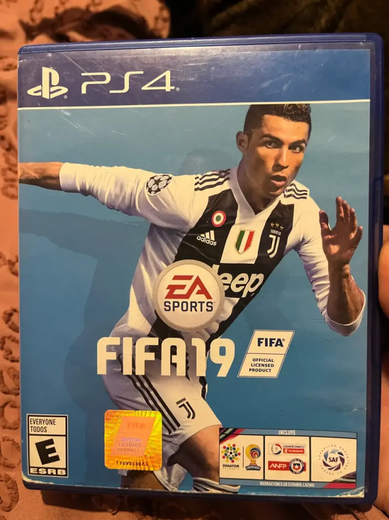 Juego PS4 FIFA 19 EA Sports