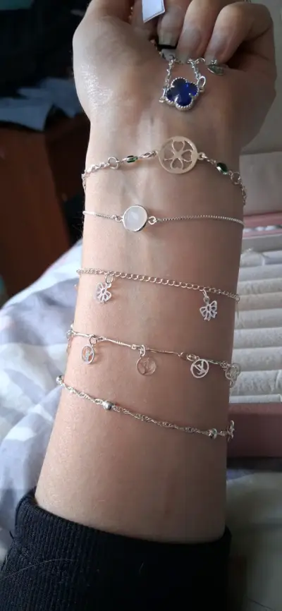 Set de Pulseras de Plata con Dijes Decorativos - miniatura 3