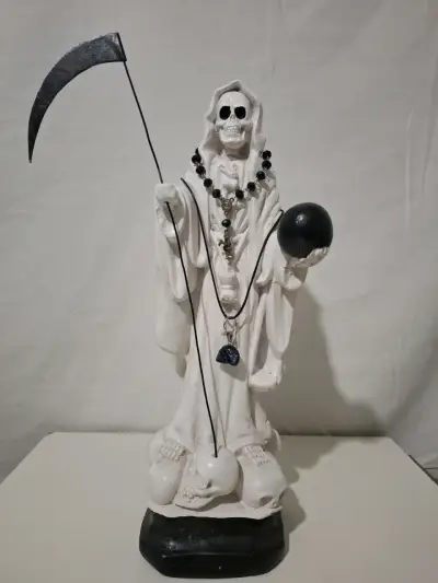 Estatua de Santa Muerte Blanca con Guadaña - miniatura 1
