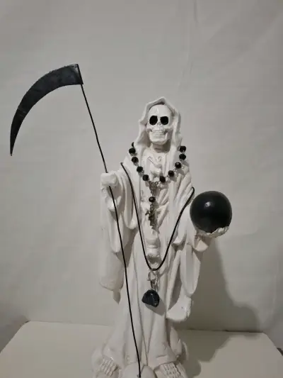 Estatua de Santa Muerte Blanca con Guadaña - miniatura 3