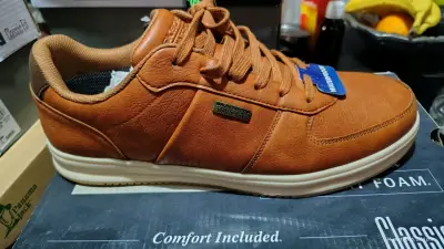 Zapatillas Skechers Waterproof Hombre Marrón - miniatura 1
