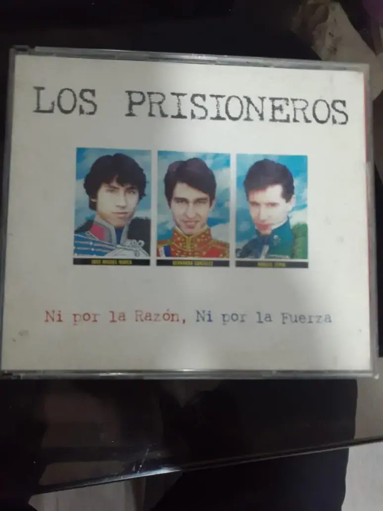 CD Los Prisioneros Ni por la Razón, Ni por la Fuerza - 1