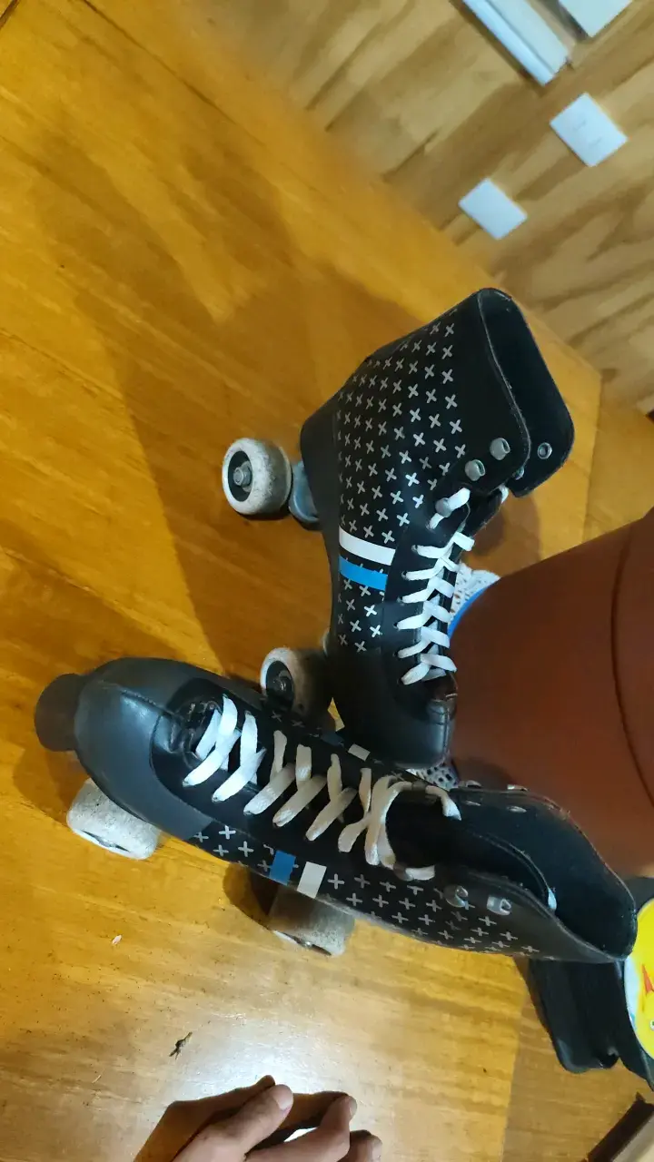 Patines de cuatro ruedas negros (Soy Luna)Talla 38 - 3