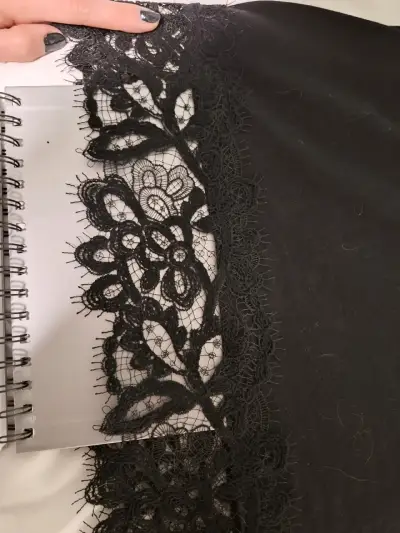 Polera "oversize" L  negra con encaje tipo vestido - miniatura 1