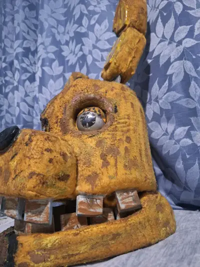 Springtrap con luz - miniatura 2