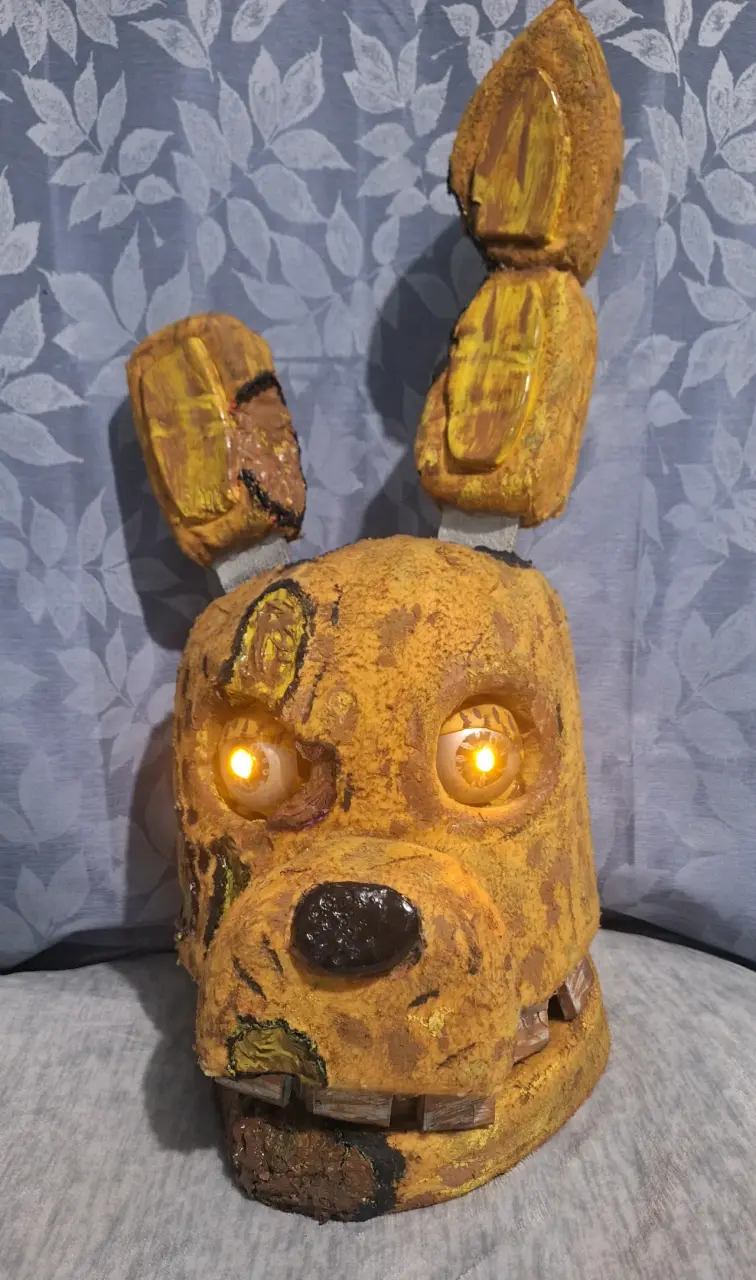 Springtrap con luz - 4
