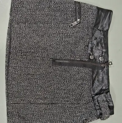 Falda corta Ellus Originals gris con detalles de cuero - miniatura 1