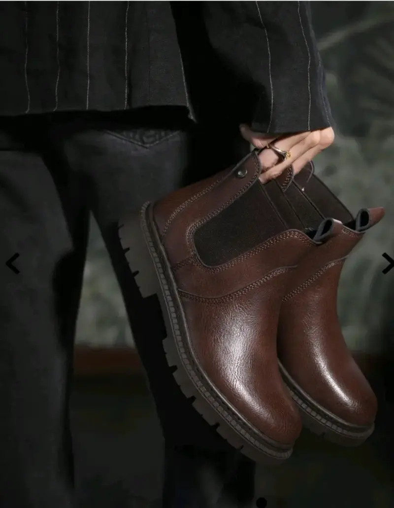 Botines Chelsea de cuero marrón para mujer - 2