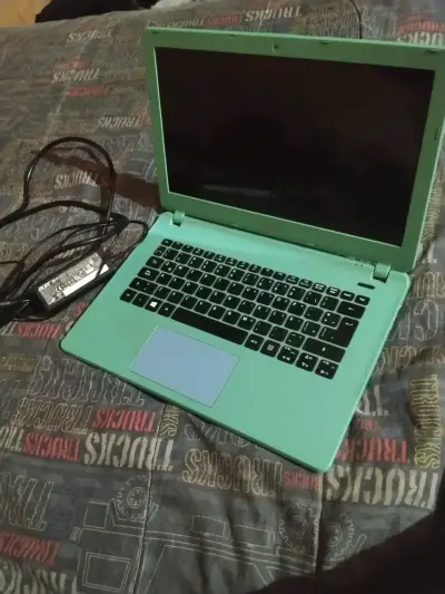 Notebook Acer Intel Pentium N3540 con cargador - miniatura 5
