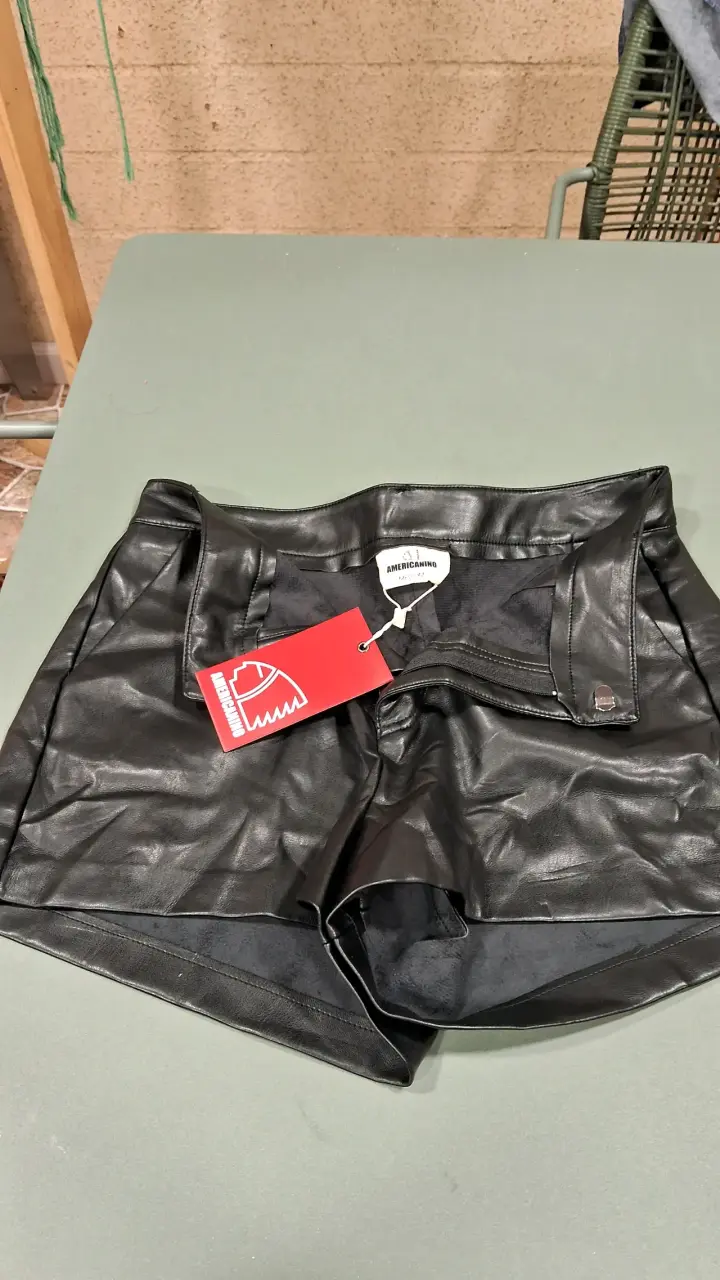Shorts de cuero sintético negro Americano - 1